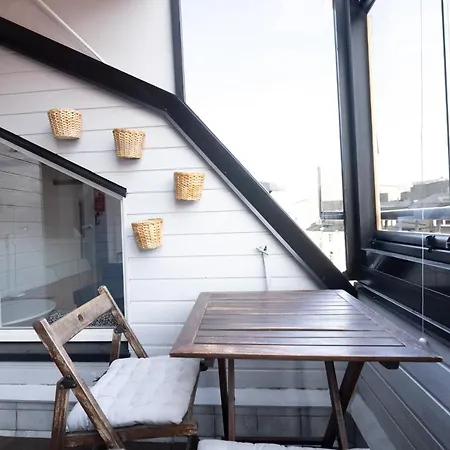 Huoneisto 2ndhomes Unique Two Storey Penthouse With Terrace In Kamppi